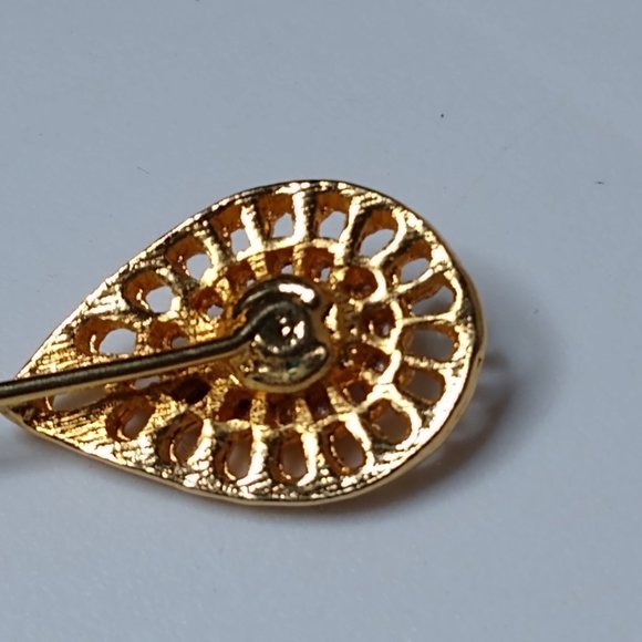 Vintage Tear Drop Shaped Red Stickpin Brooch - Picture 8 of 12